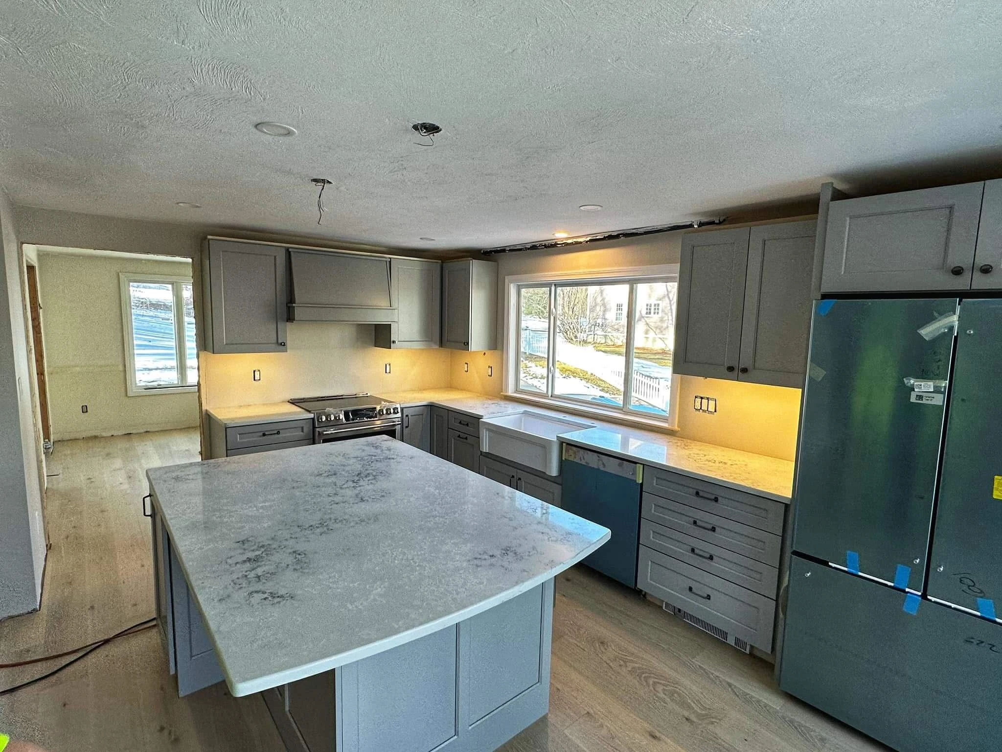 disadvantages of porcelain tiles | engineered stone countertops